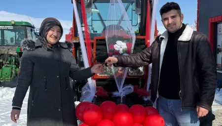 Sivaslı Gençten Annesine Anlamlı Sevgililer Günü Hediyesi: Traktör!
